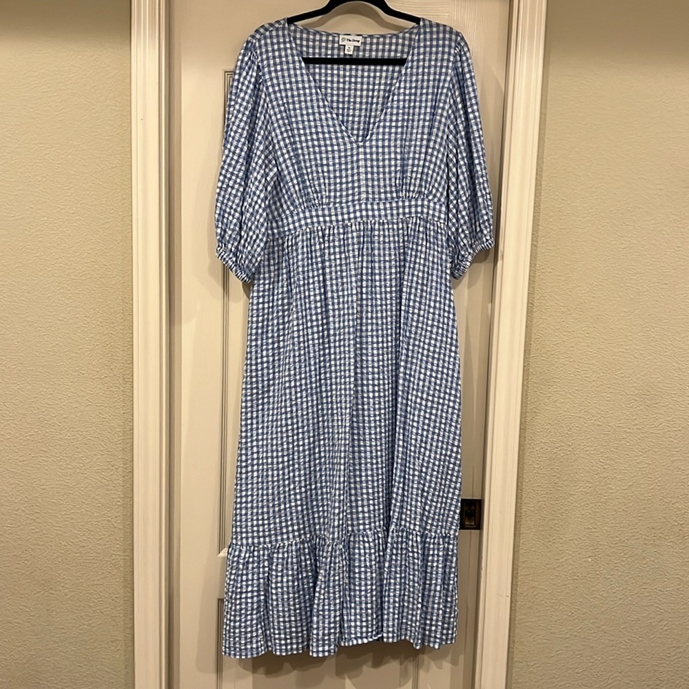 The Drop Calie V neck puff dress.
